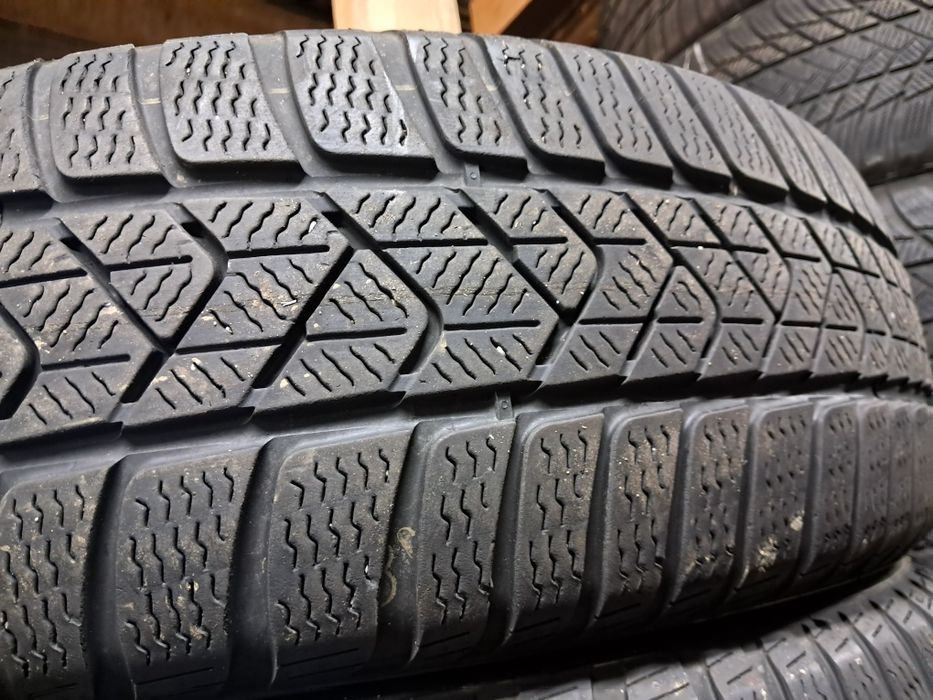 Anvelope second iarna 215 65 R17 Pirelli 2023
