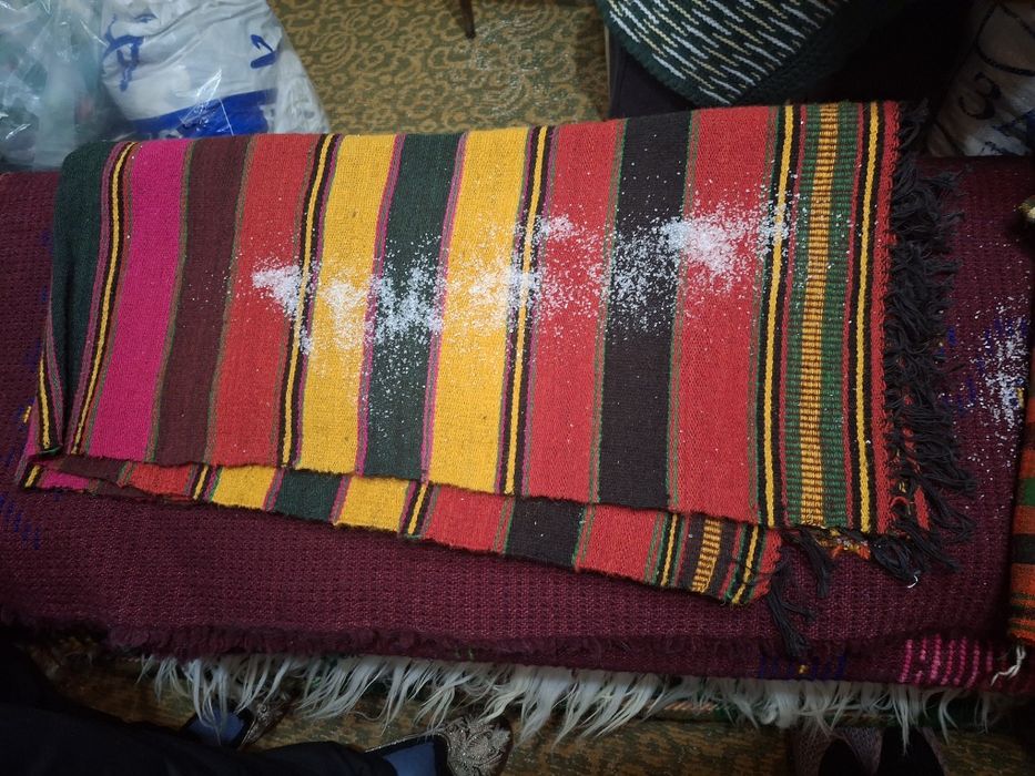 Мини килимчета, платове, родоп. и плетени на една кука калъфки, гайтан