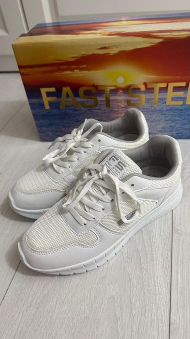 Продам кроссовки 36 размер, новые