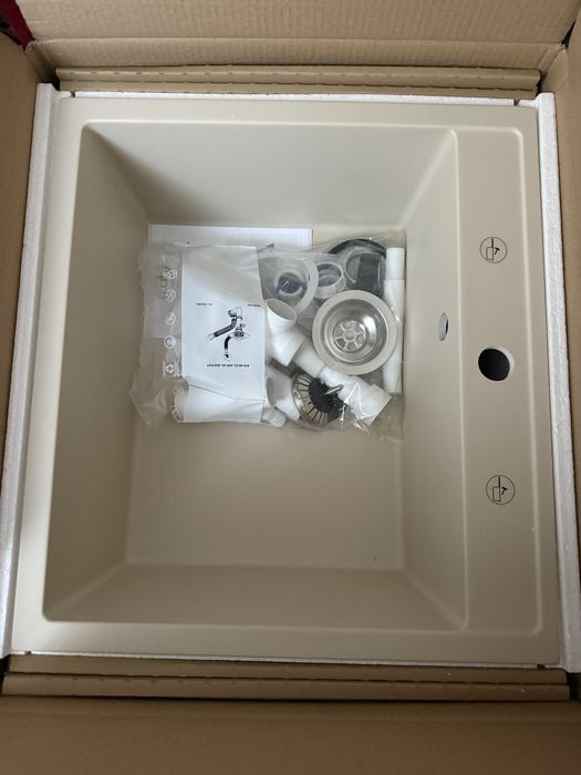 Кухненска мивка с смесител