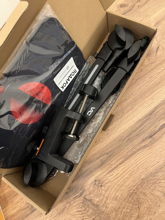 Микрофон и микрофонная стойка