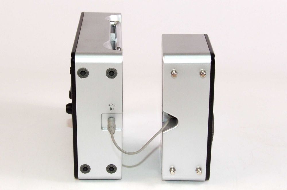 Radio Ceas TIVOLI AUDIO stereo, boxa detasabila 220 V+baterii, ca NOU