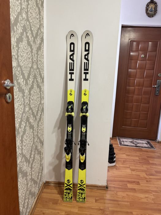 Schiuri 158 cm head  word cup rebels skiuri