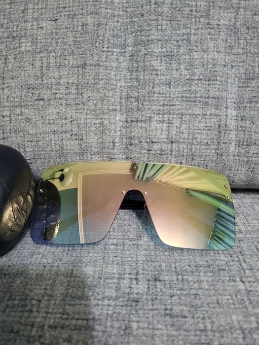 Солнцезащитные очки Chanel