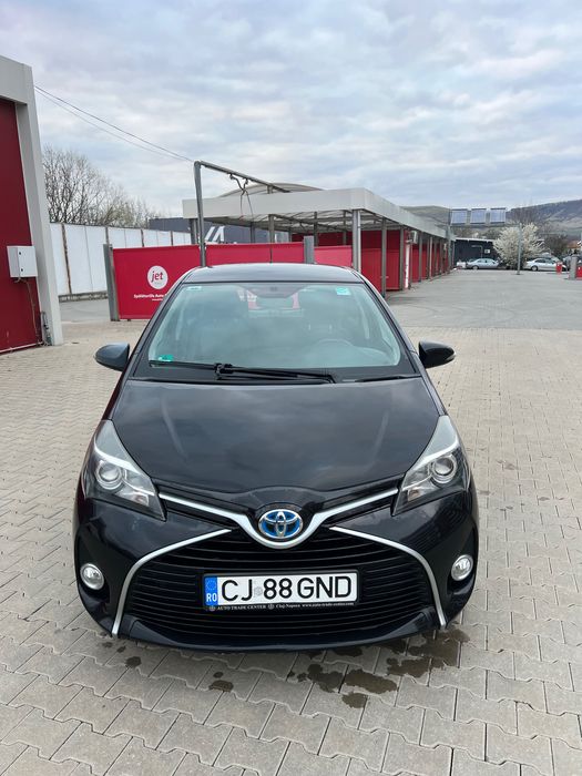 Vand Toyota Yaris 2015 hibrid, 7499€