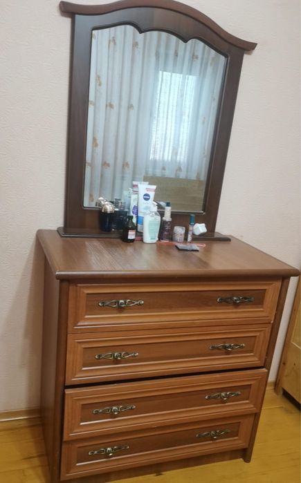 Продается спальный гарнитур