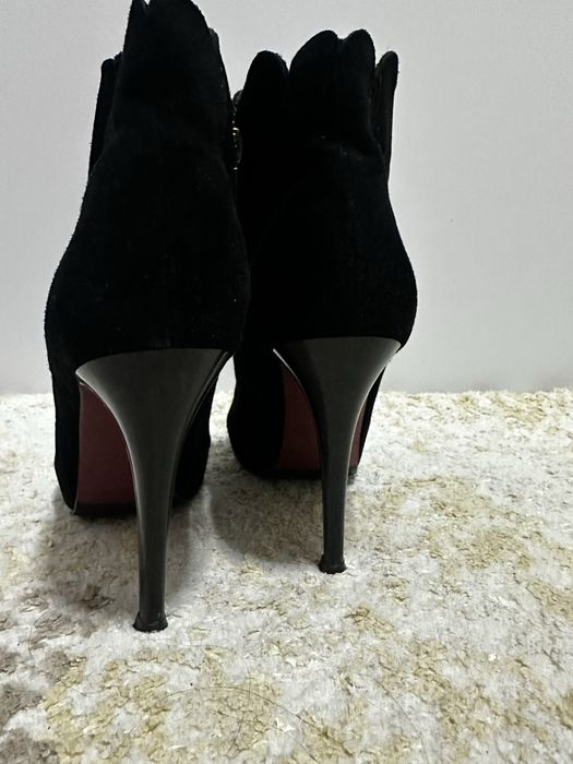 Ботильоны замшевые, италия