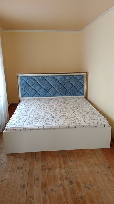 Кровать с тумбой