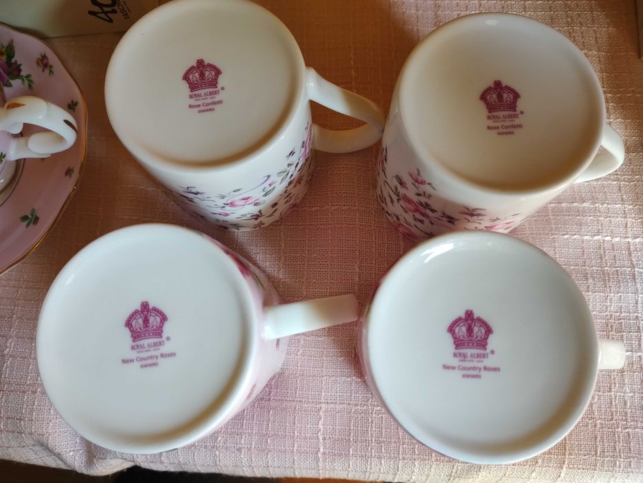 Чаши тип "мъг" Royal Albert New Country Roses и Pink Confetti