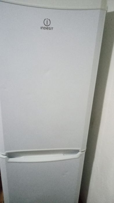 Холодильник двухкамерный