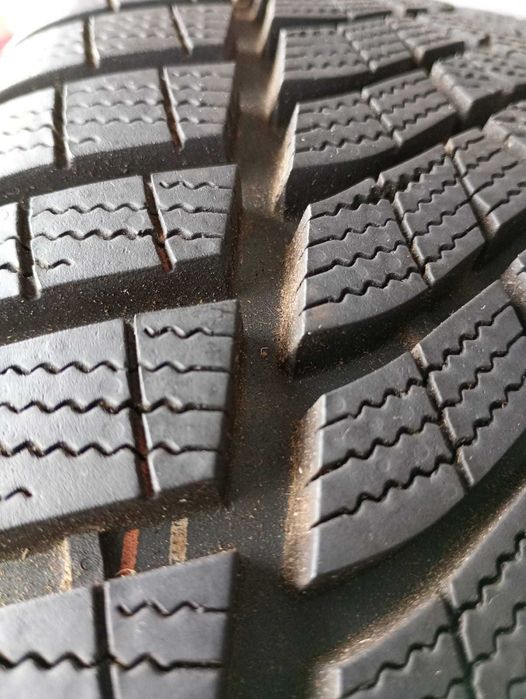 Roti originale Mercedes AMG 225 40 18 cu anvelope noi good year iarna