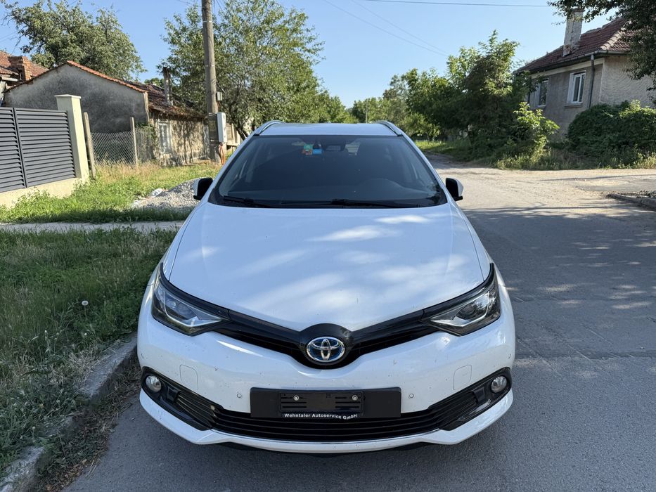 Toyota Auris Hybrid 1.8 (73 kW) 2018 г. – на части