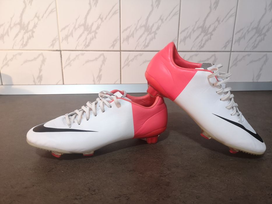 Vând ghete de fotbal Nike Mercurial