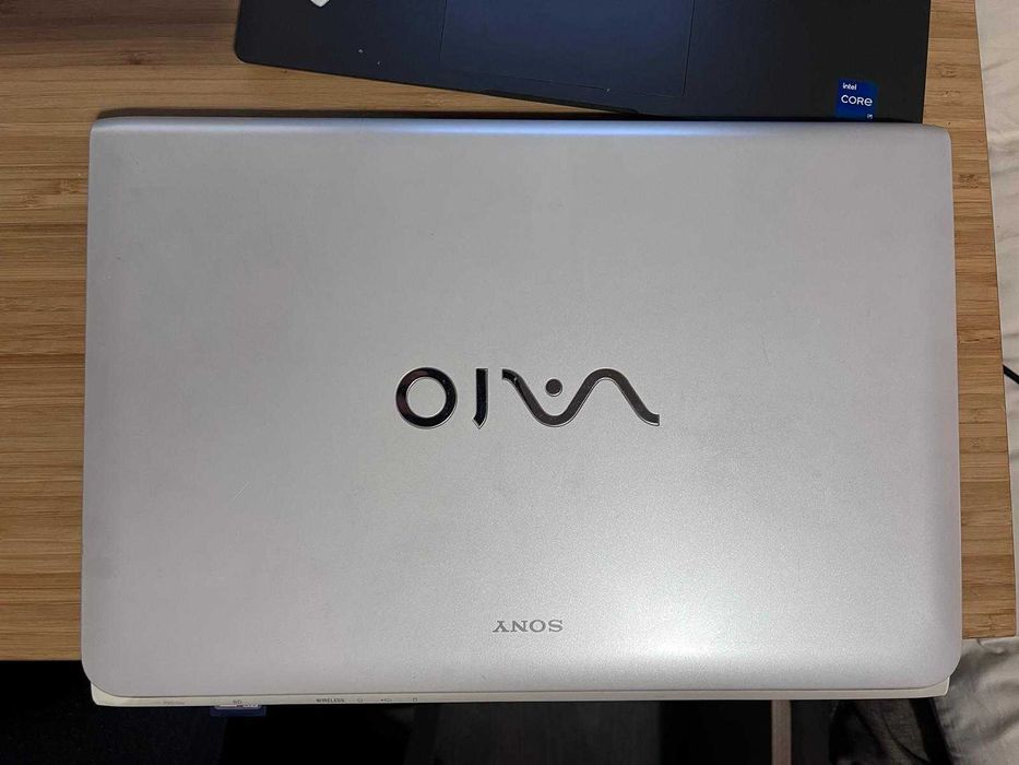 Sony Vaio SVE151E11M i5 + Radeon 15.6