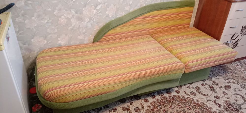 Продам подростковый диван