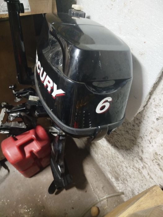 Четиритактов двигател за лодка