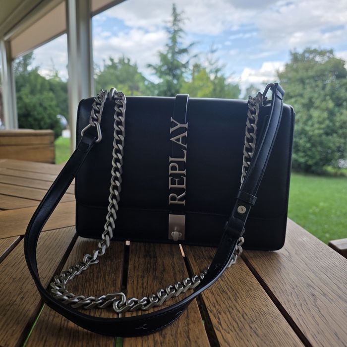 нова чанта на Replay