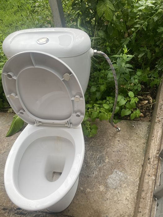 Продам унитаз в сборе