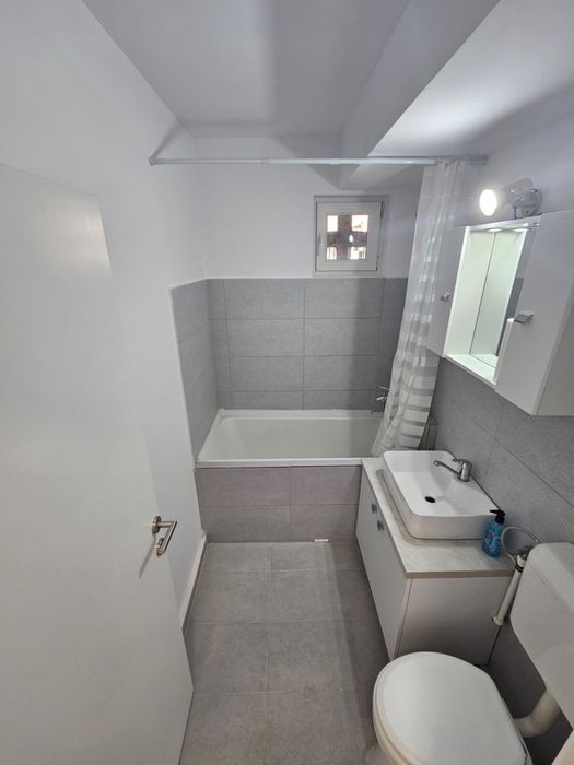 Proprietar-închiriez Ap 2 camere, centru, renovat NOU-Minim 6 luni