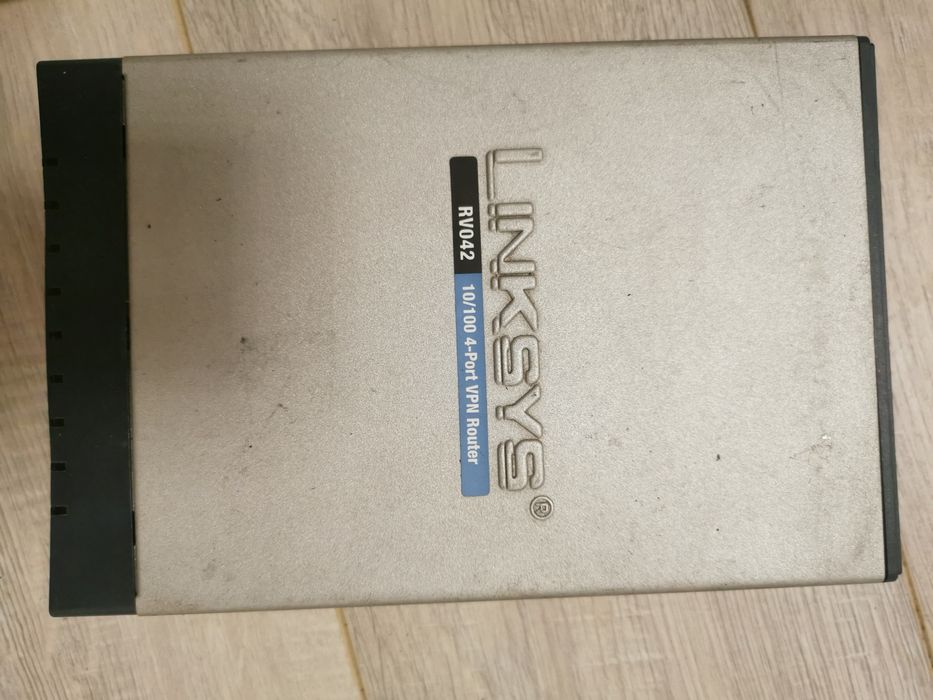 Router Linksys CISCO rv042 dualwan 4 porturi