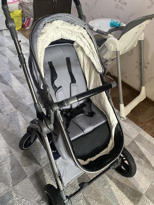 Коляска фирмы Ining baby