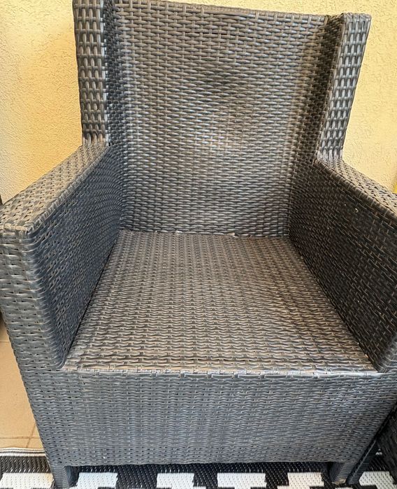 Vand urgent canapea+2 fotolii ratan +masuta pentru terasa/ gradina