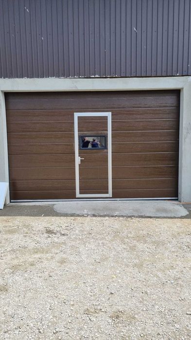 Uși de garaj automate