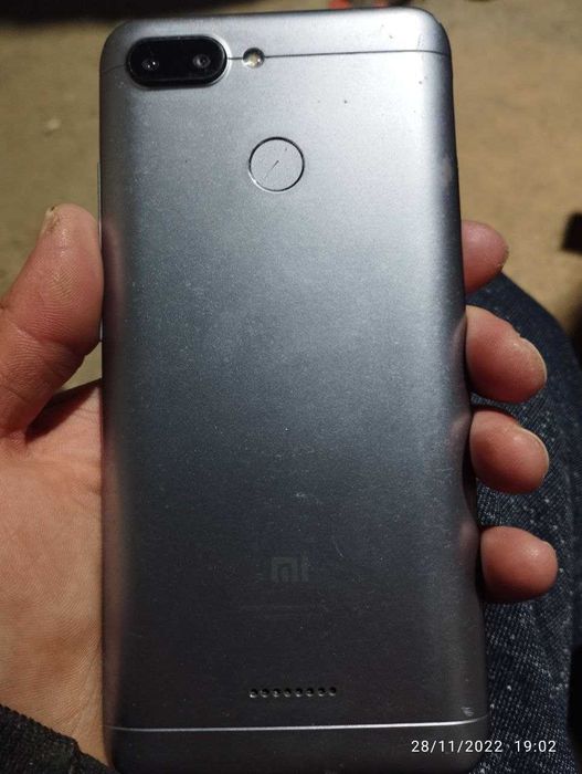 Telefon sotiladi Redmi 600 000 som