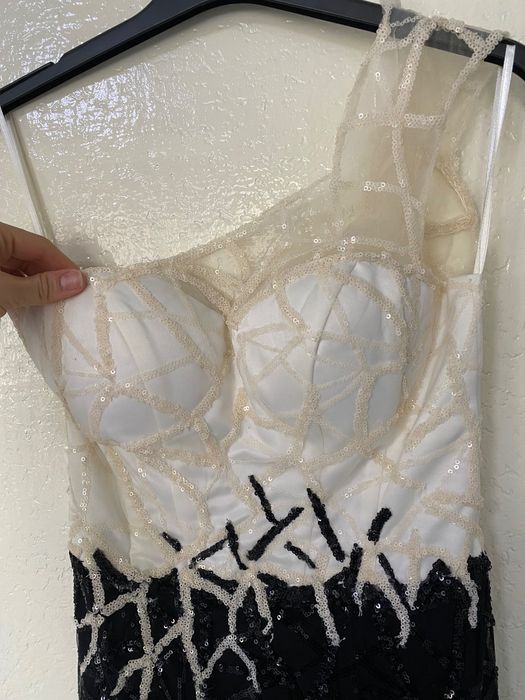 Бална рокля Berna moda в бяло и черно