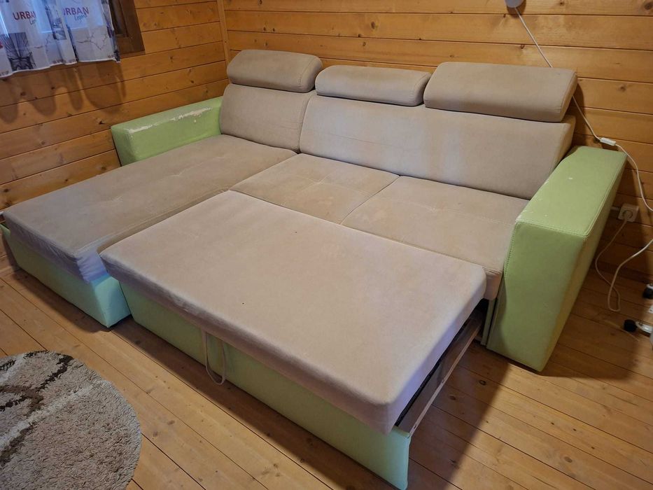 Canapea extensibila cu spatiu depozitare