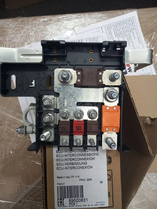 tablou sigurante borna 69500831 iveco daily borna plus piesa iveco