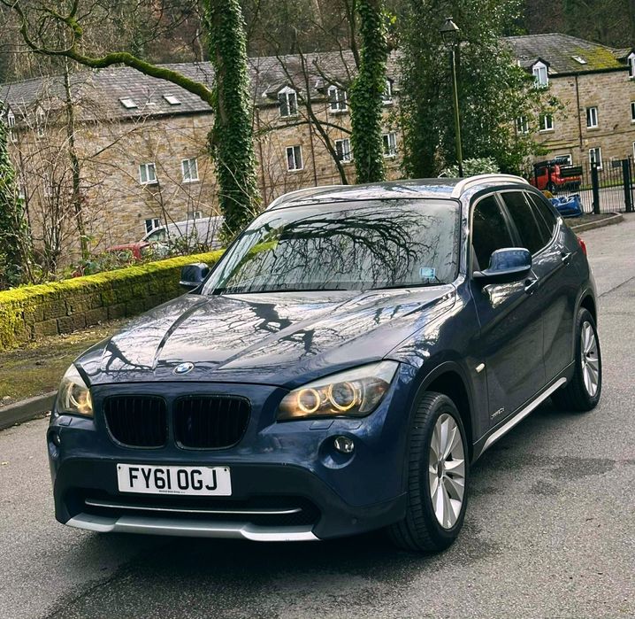 BMW X1-Xdrive 2012