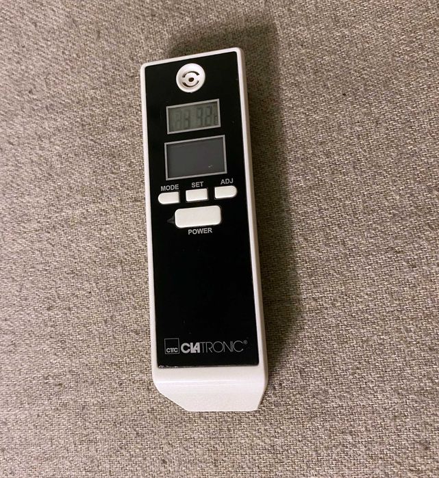 Alcooltester Clatronic AT 3605 digital cu afișaj iluminat roșu