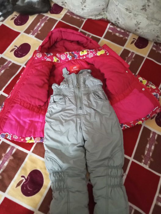 Зимний комбинезон для девочки