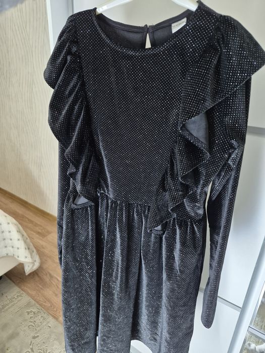 Продам платье для девочки турция 10 -11 лет