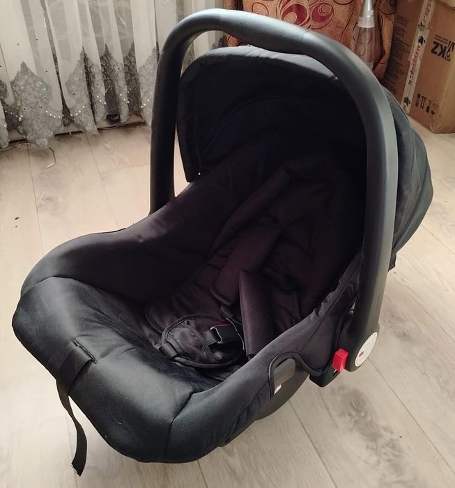 Продам новое автокресло