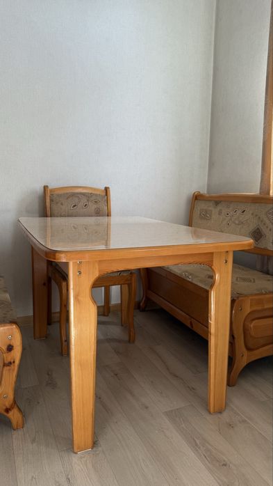 Продается обеденный комплект. Ovqatlanish uchun to'plam sotiladi.