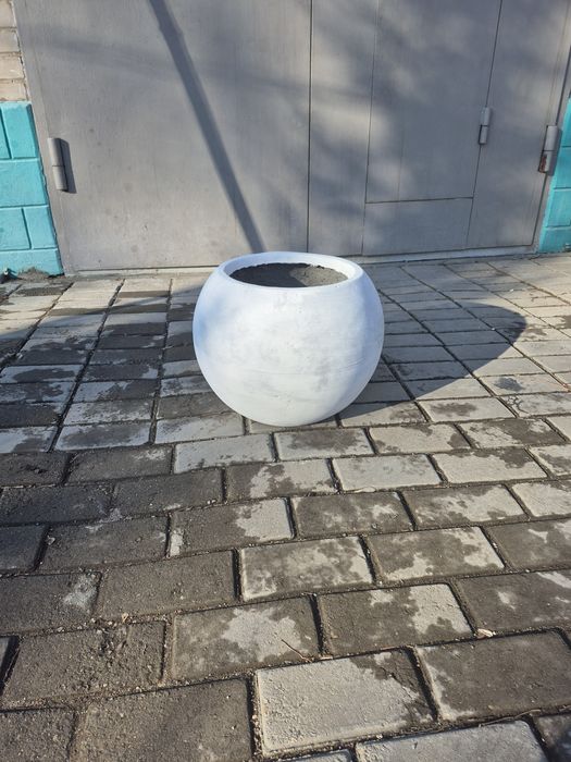 Продам цветочный вазон, горшок, клумба