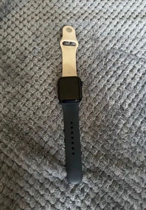 apple smartwatch SE2 40mm