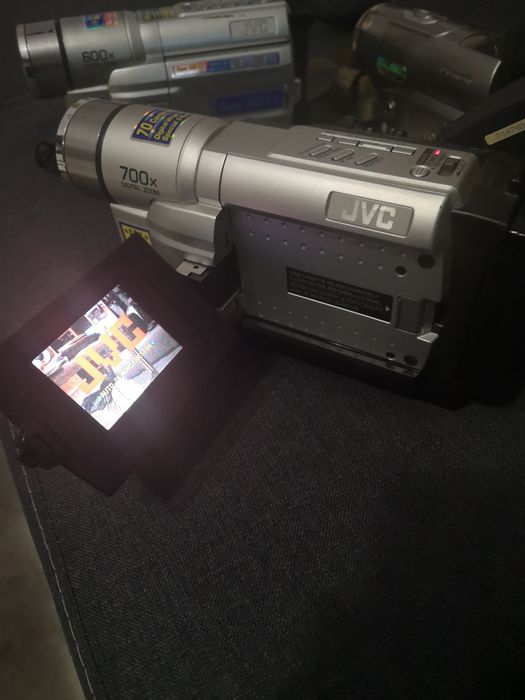 Видео камери MiniDV и VHS C на JVC и Panasonic