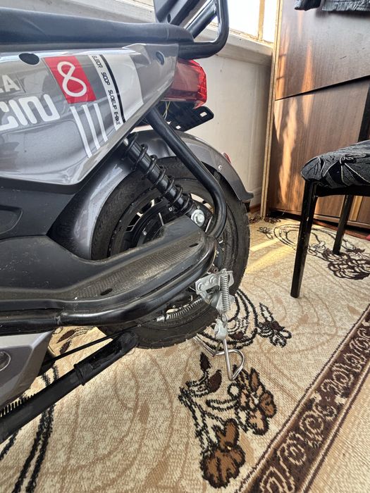 Электро скутер продам