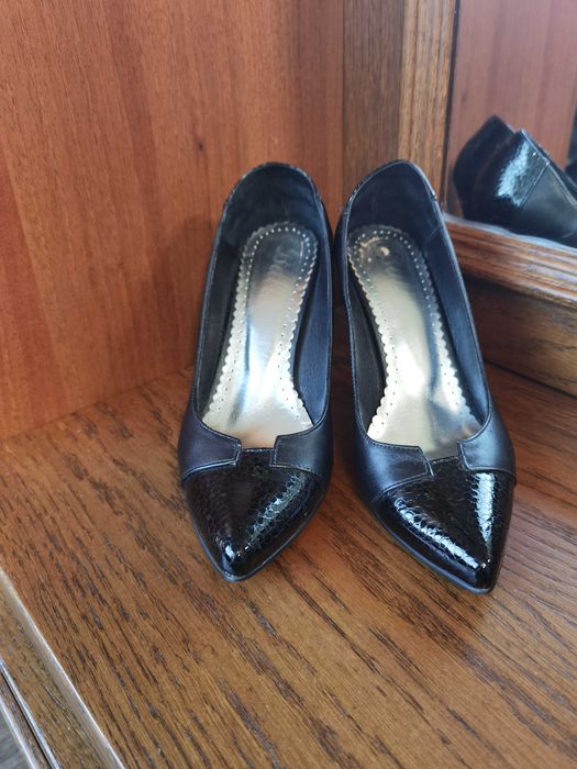 Официални дамски обувки