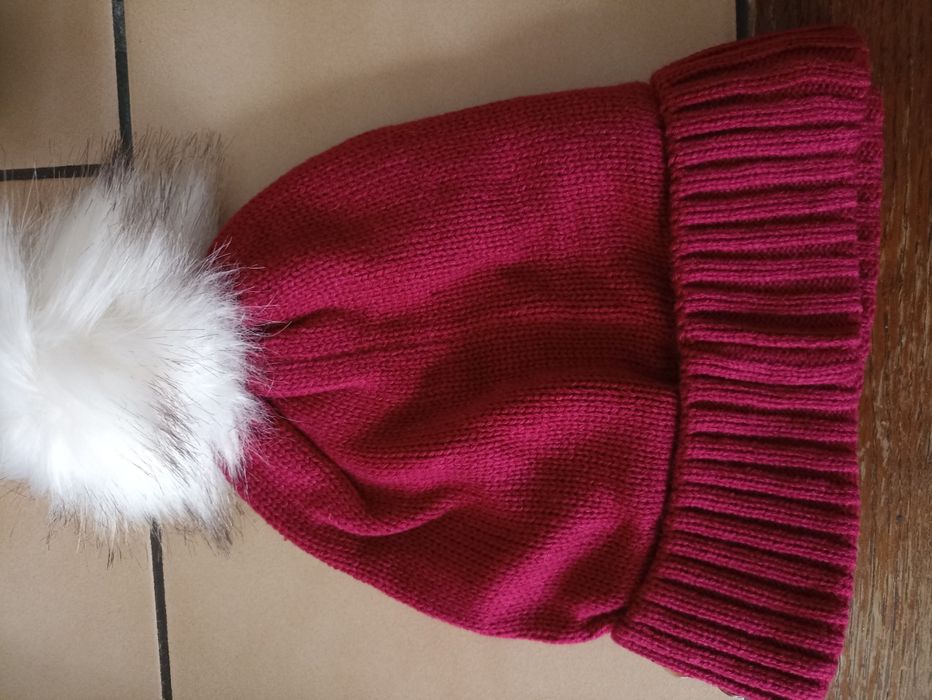 Новые шапочки для девочек по 1500т Эйвон