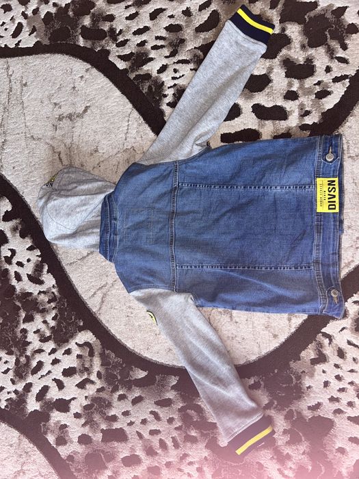 Geaca denim/blugi cu gluga C&A 134