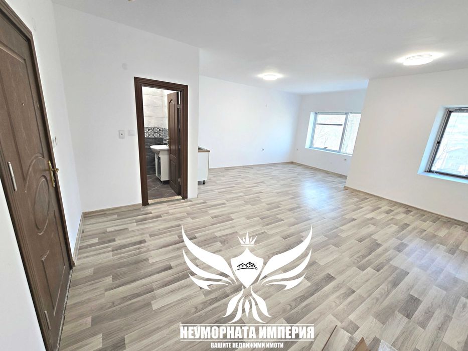 Под наем 45кв. помещение, офис, студио кабинет в Асеновград топ център