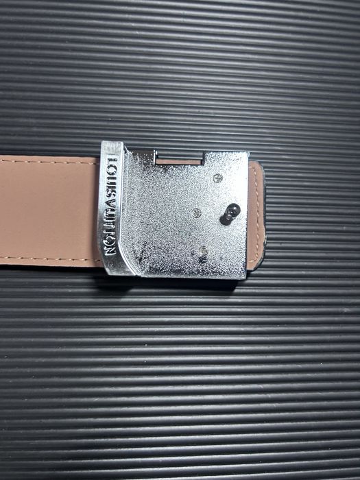 Curea Louis Vuitton