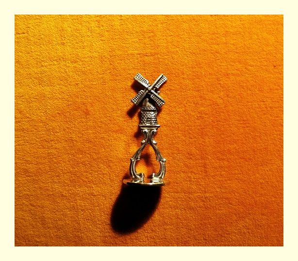 метална мини вятърна мелничка