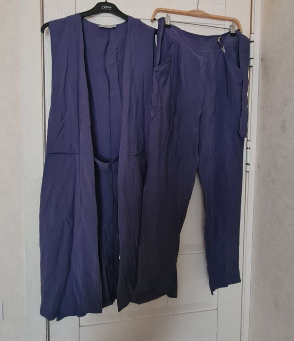 Костюм с накидкой