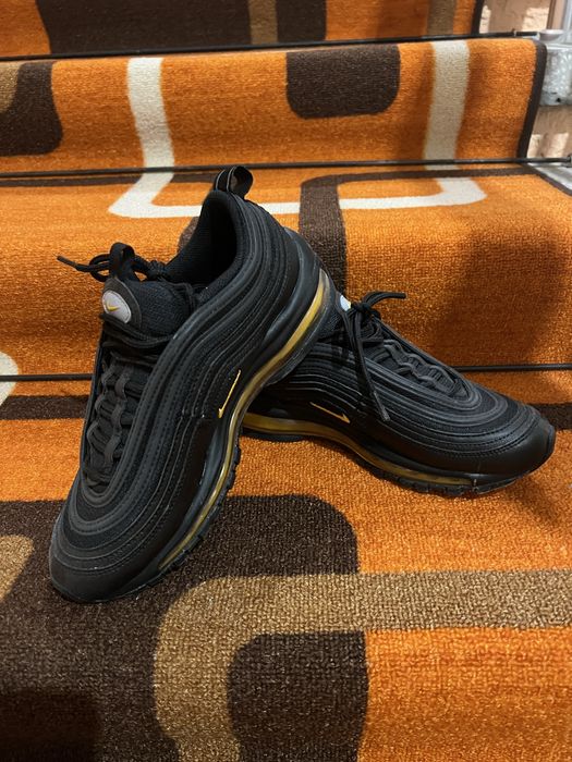 Маратонки уникален модел.