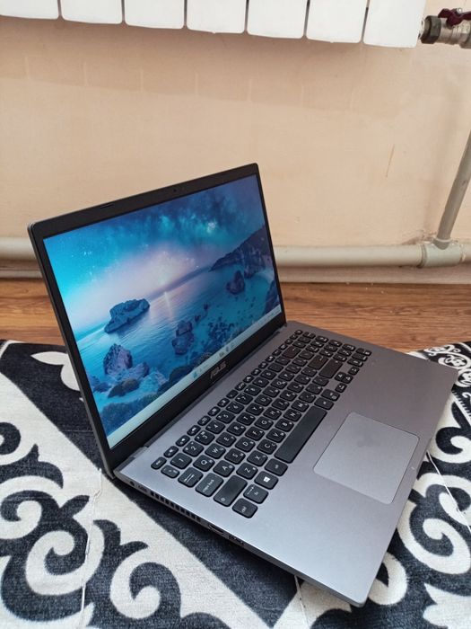 Новый ноутбук core i3 - 10100. SSD